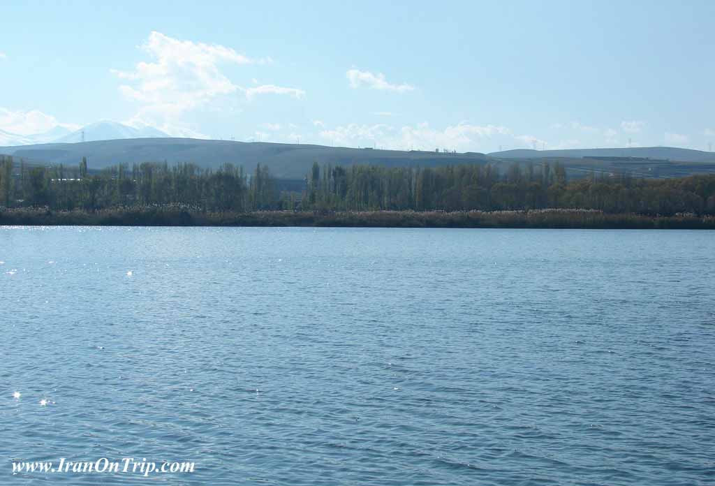 Quri Gol lake