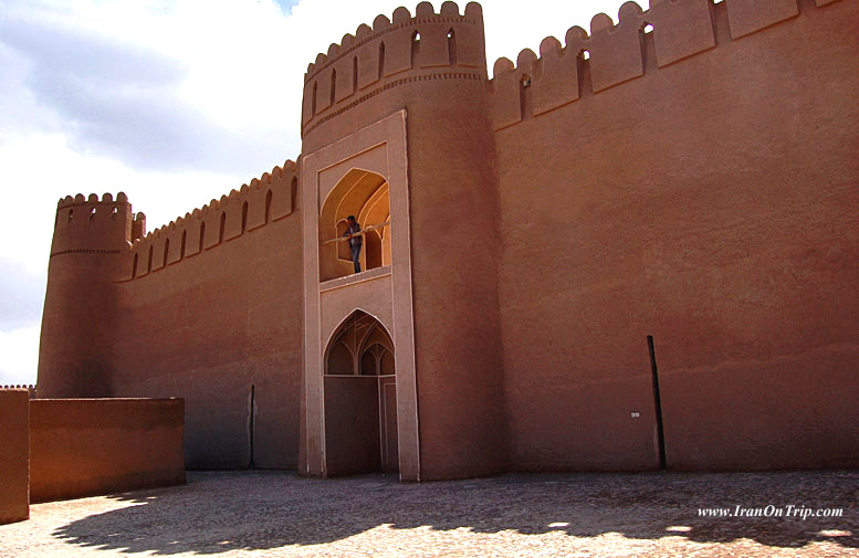 Adob Castle of Rayen