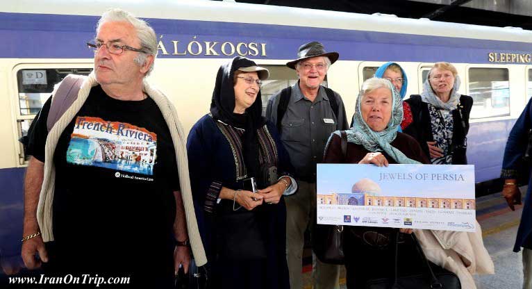 Travel-to-Isfahan-by-train